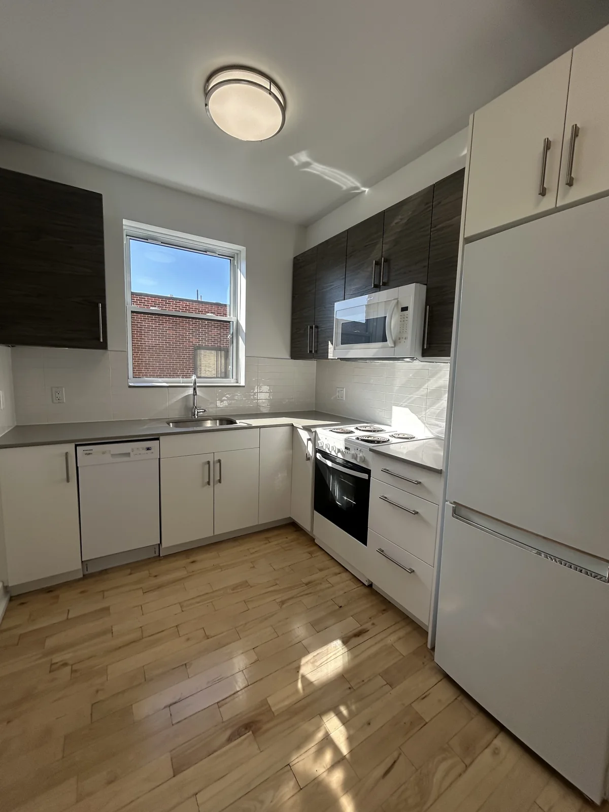 Original unedited rental listing photo